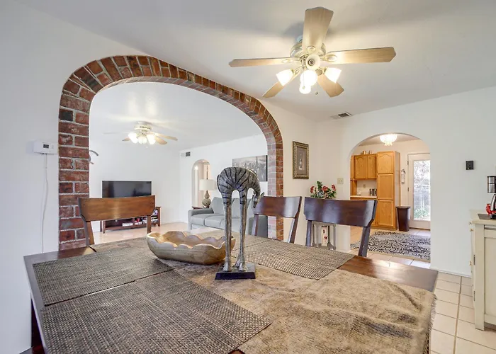 W/ Yard & Deck: Pets Welcome! Holiday home *